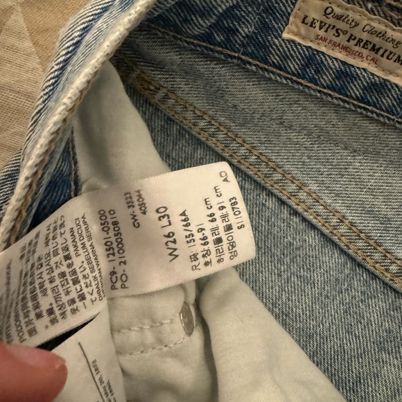 like new size 26 Levi Jeans - 501 - Picture 3 of 3
